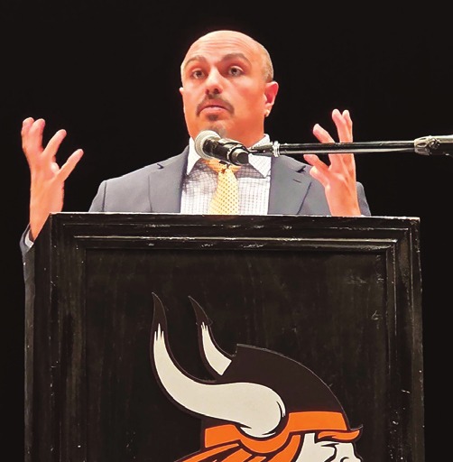 Rudy Martinez speaking at the October 17 candidate forum